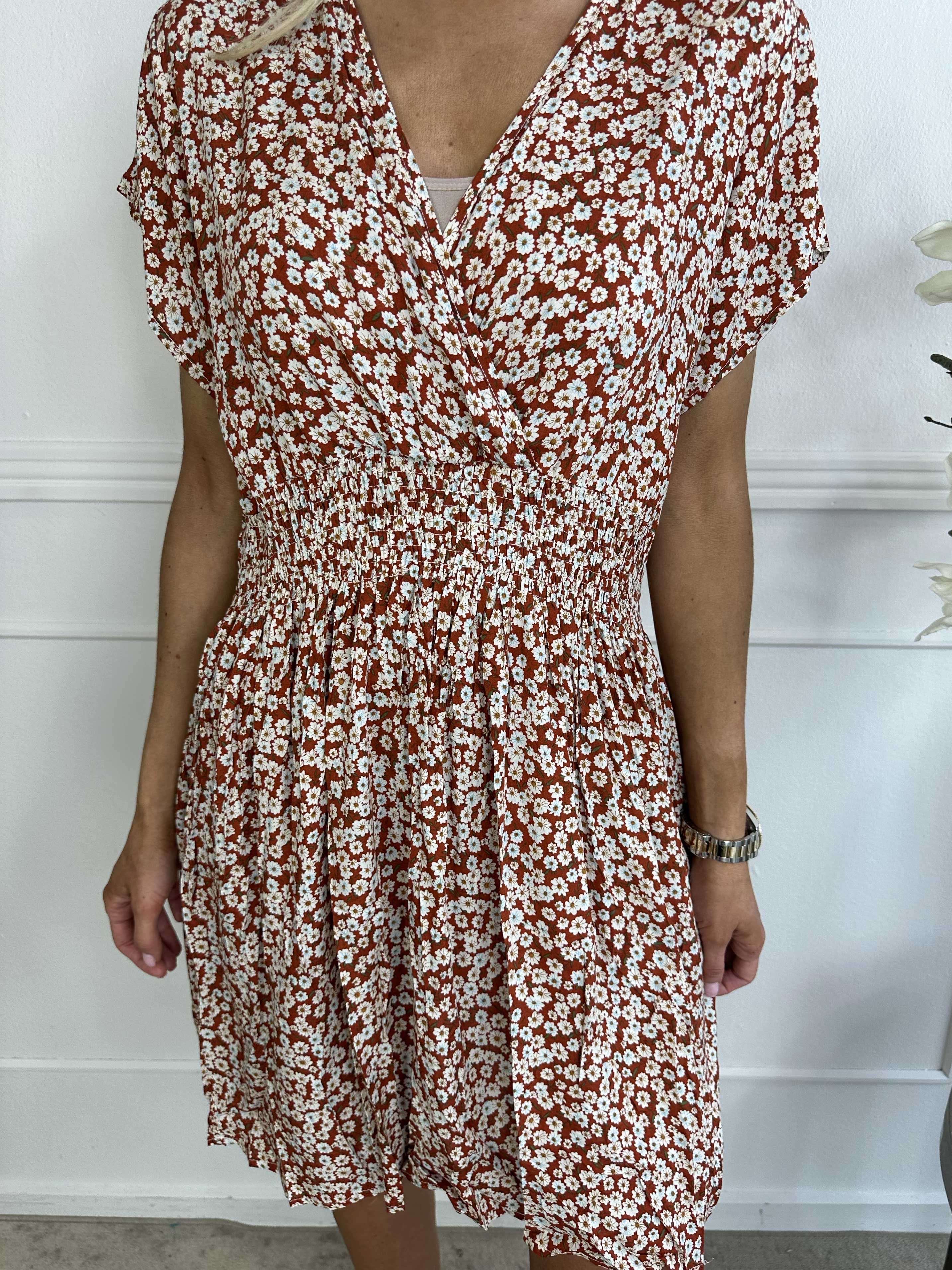 Clementine - Småblomstret kjole med elastik i taljen